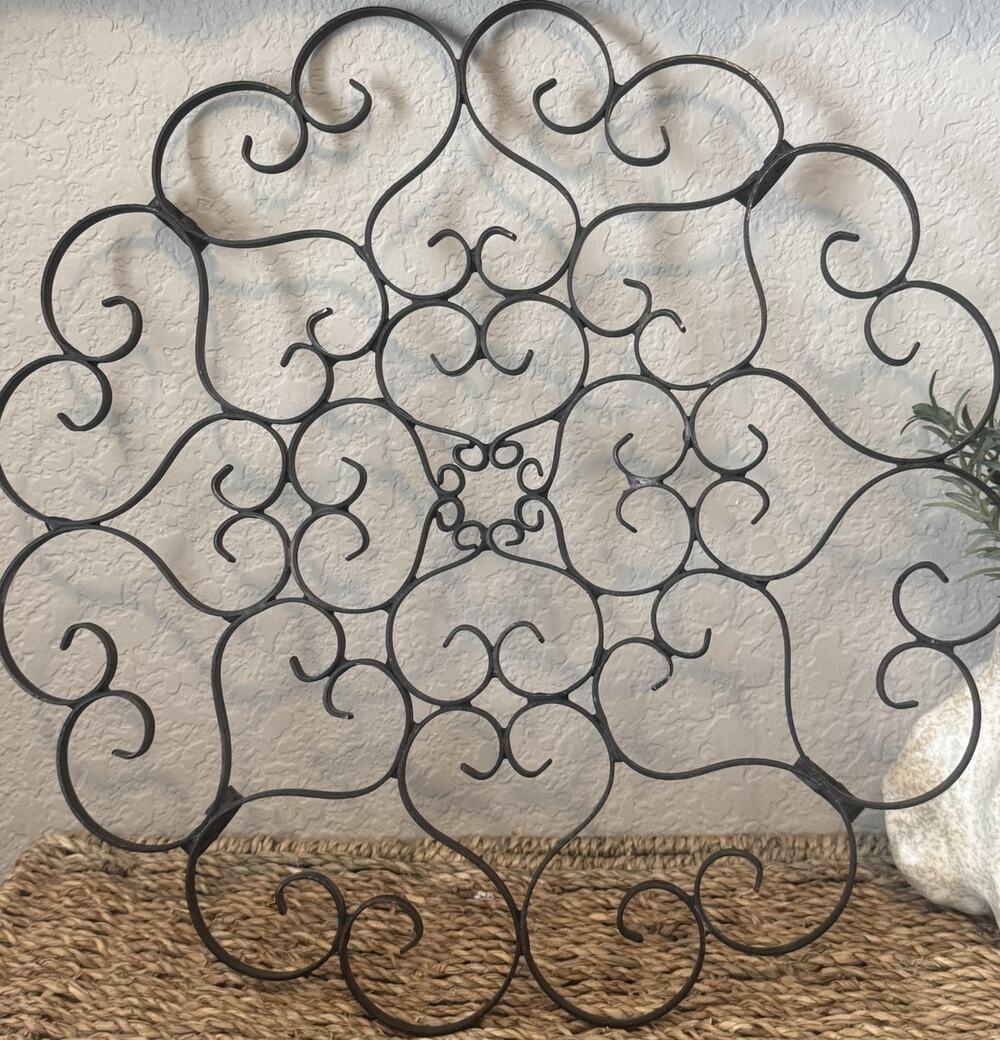 Vintage Wrought Iron Footed Scrollwork Heart Trivet Wall Hanging Plant Stand 12"